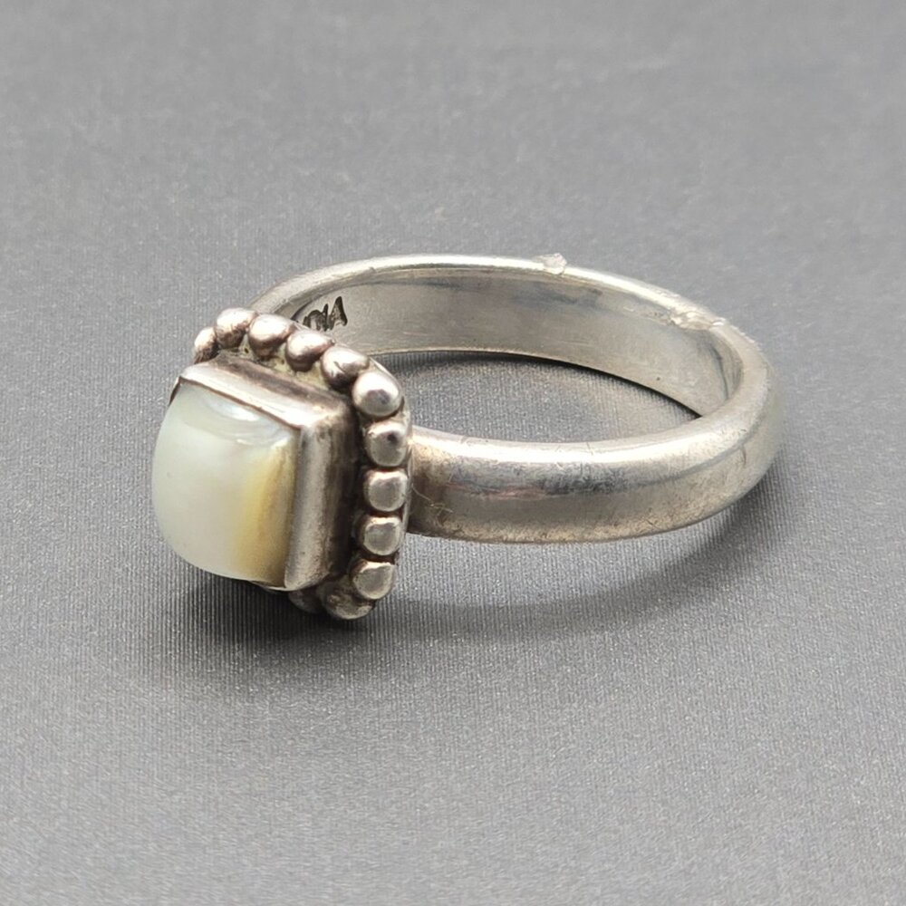 Retired Silpada Button Frame Mother of Pearl Ring Sterling Silver Size 7 - Picture 5 of 13
